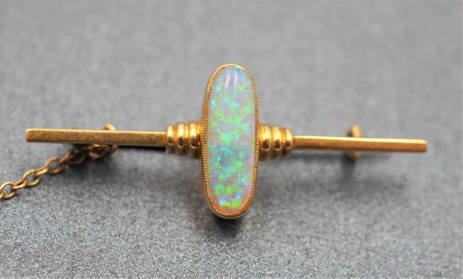 18ct Yellow Gold Crystal Opal Brooch with Safety Chain