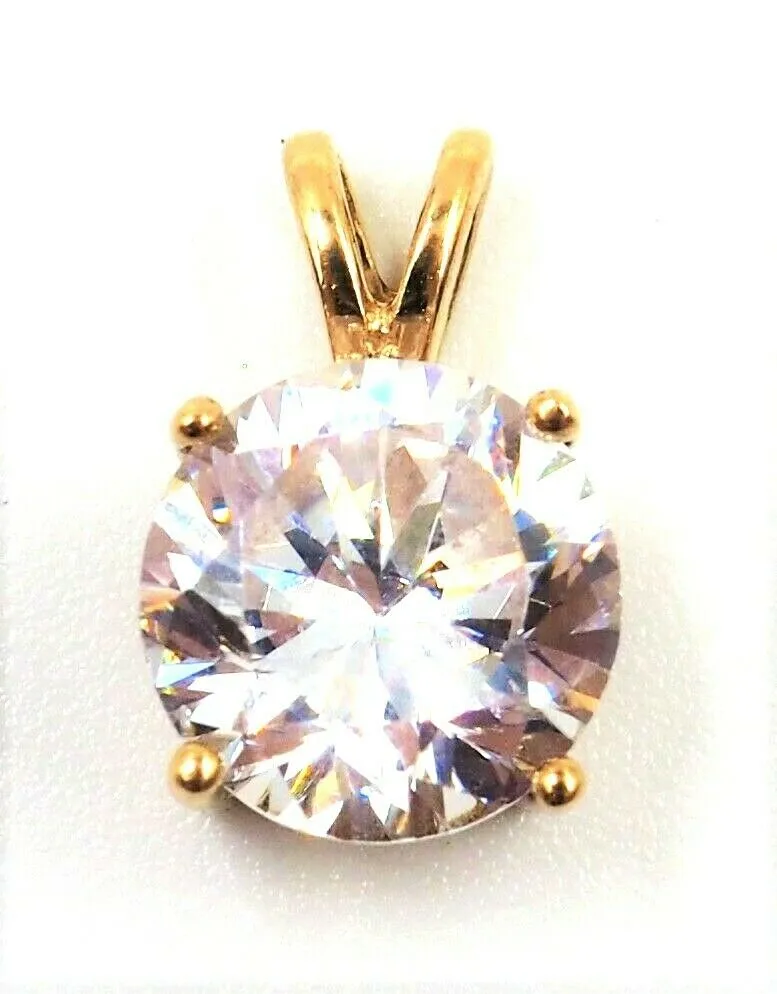 9ct Yellow Gold Cubic Zirconia Pendant