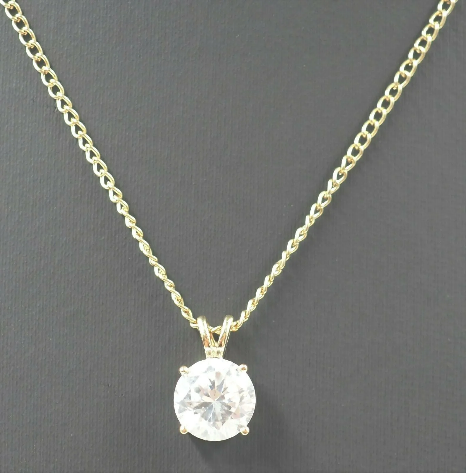 9ct Yellow Gold Cubic Zirconia Pendant