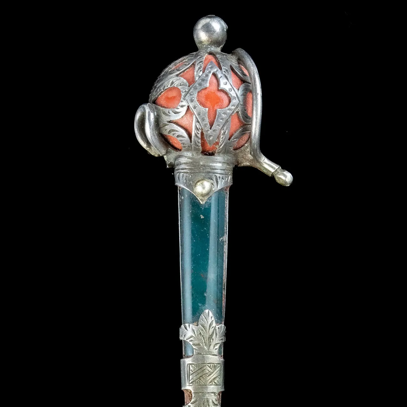 Antique Victorian Scottish Agate Dirk Dagger Brooch