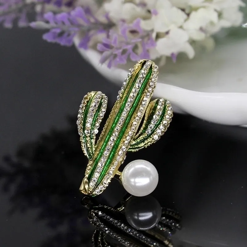 Elegant Glam Pin Geometric Alloy Plating Inlay Artificial Pearls Rhinestones Shell Women's Brooches