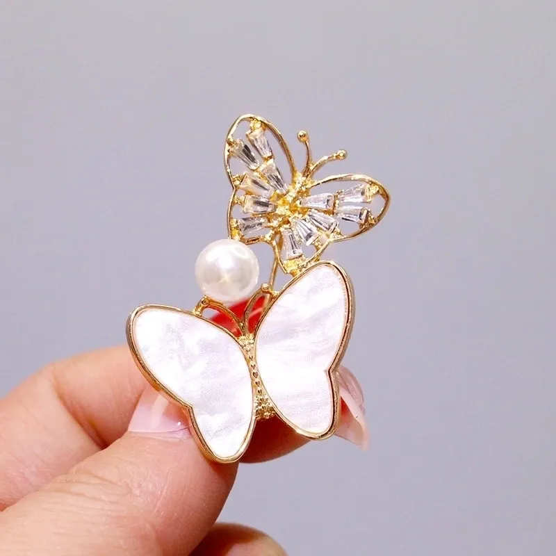 Elegant Glam Pin Geometric Alloy Plating Inlay Artificial Pearls Rhinestones Shell Women's Brooches