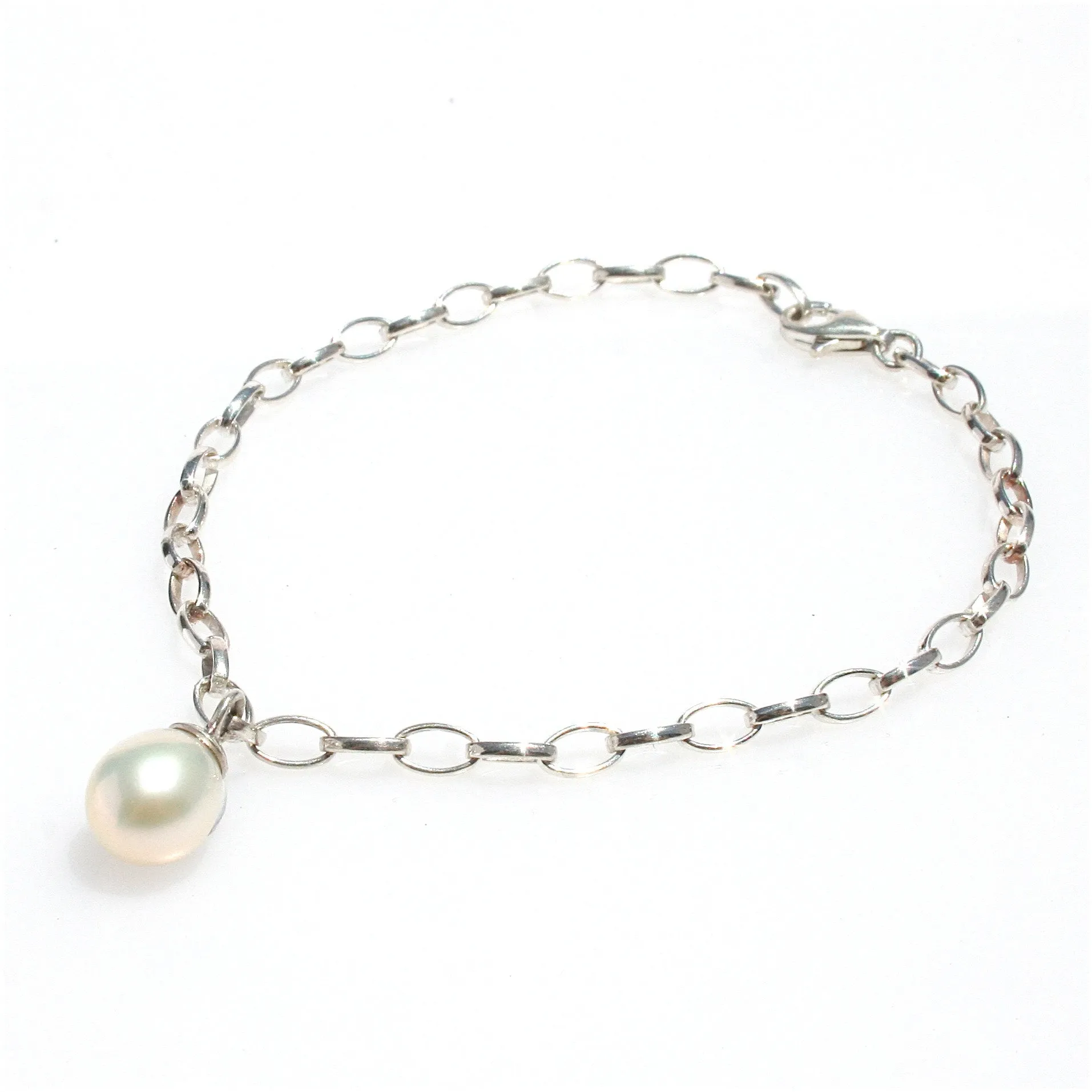 Lily Adults Pearl Bracelet