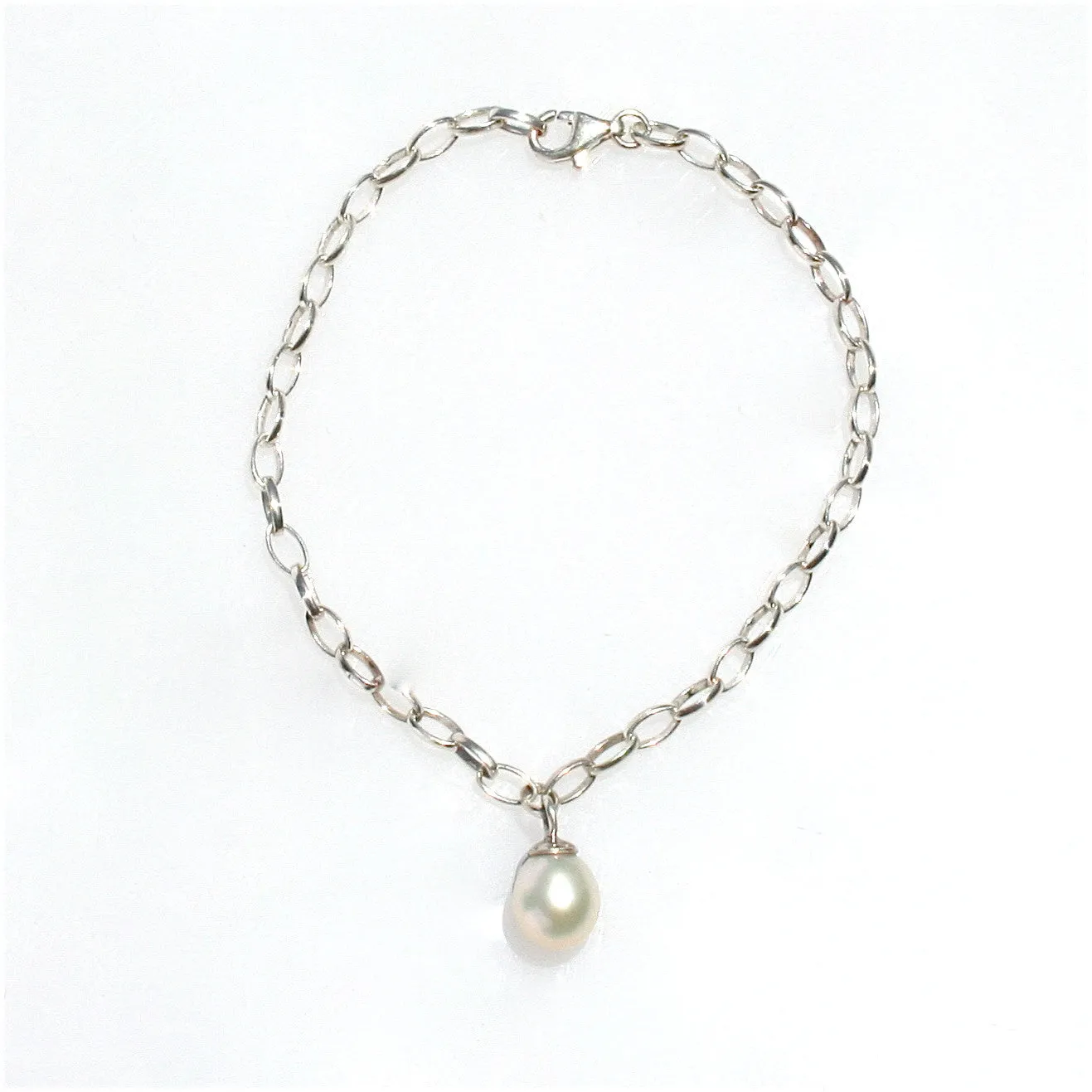 Lily Adults Pearl Bracelet