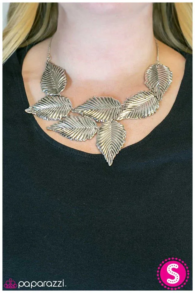 Paparazzi Necklace ~ I Cant BeLEAF My Eyes - Silver