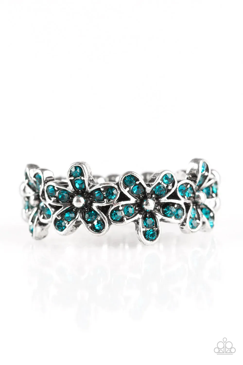 Paparazzi Ring ~ Daisy Dazzle - Blue