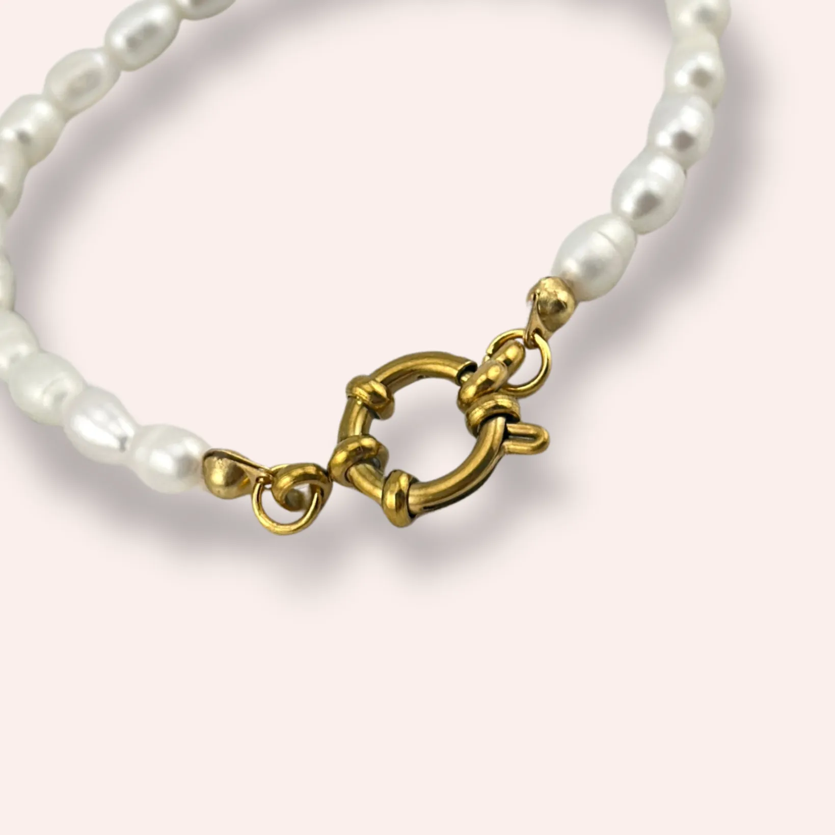 Pearl chunky clasp bracelet