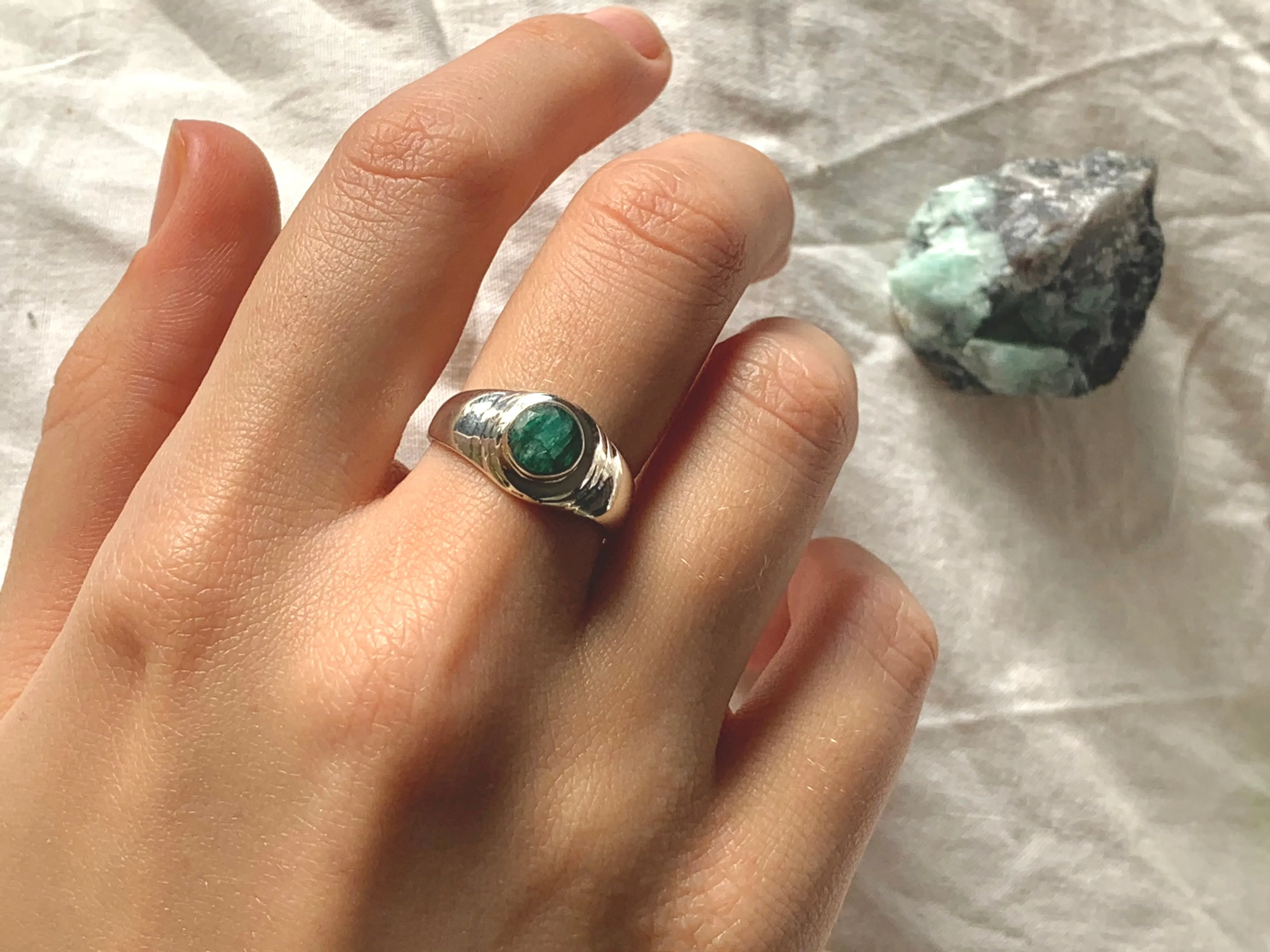 Semi-precious Emerald Lugo Ring