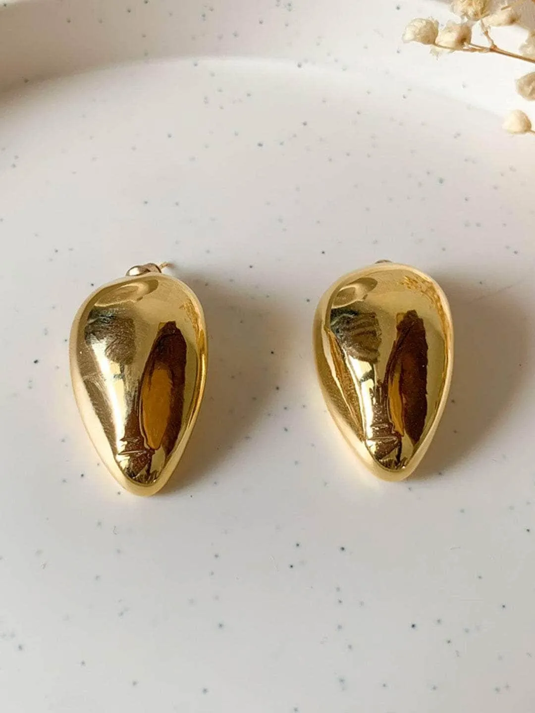 Striking Tear Drop Earrings Gold